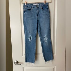 Mid rise boyfriend jeans
